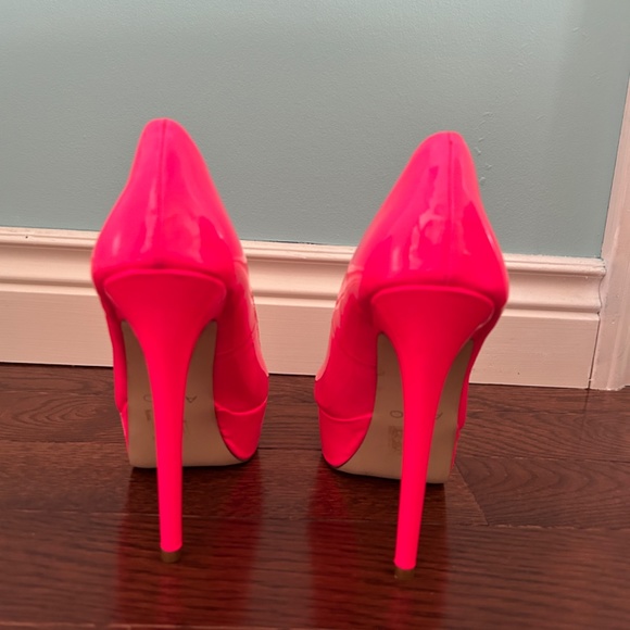 Hot Pink Heels - Picture 4 of 6